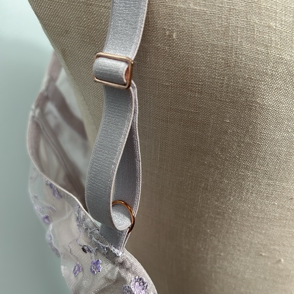 Body by Victoria Shimmer Floral Bralette Purple size L G B85 Victoria’ s Secret - Picture 10 of 10